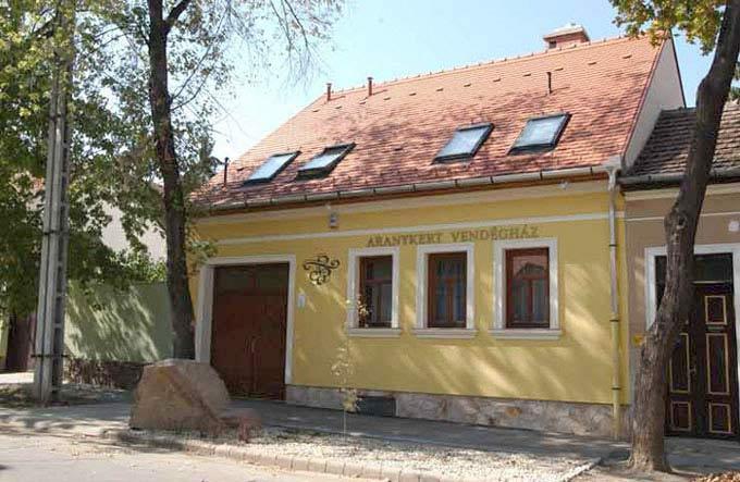 Aranykert Vendeghaz Hotel Eger Exterior photo